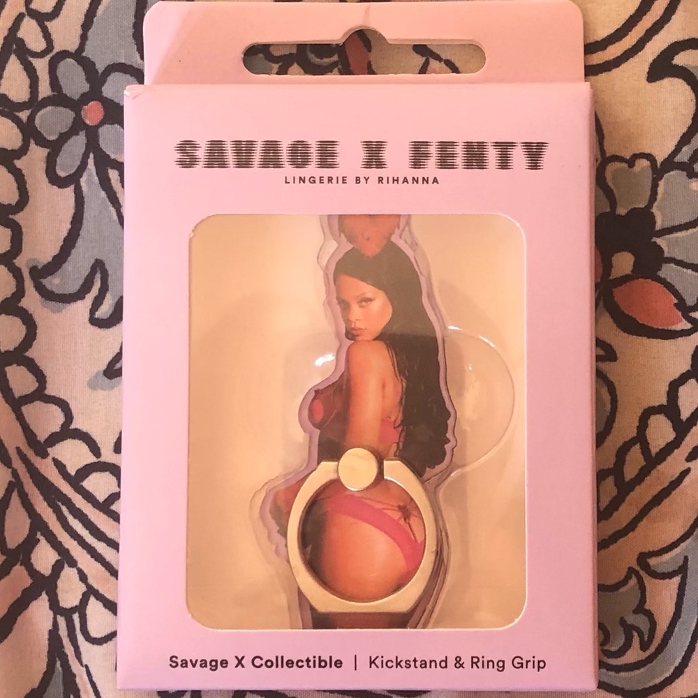 🔥SOLD🔥Savage X Fenty Collectible Ring Grip